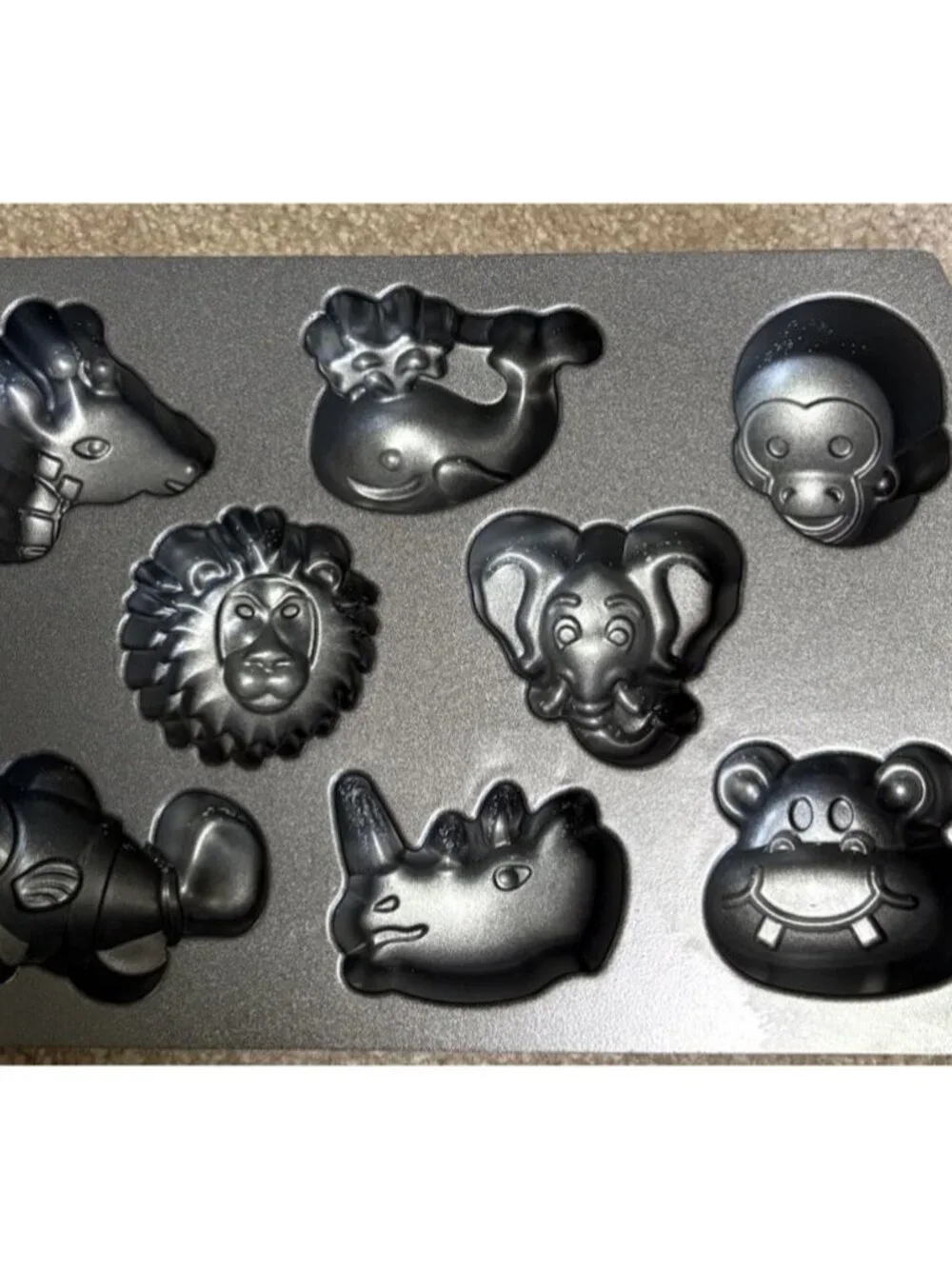 Nordic Ware Zoo Friends Cake Pan Monkey Hippo Lion Elephant Whale Giraffe Fish